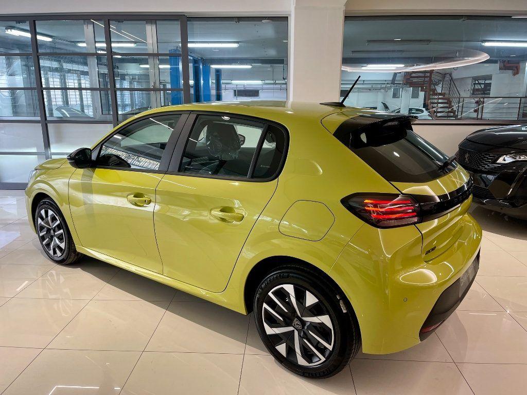 Peugeot 208 BUSINESS Hybrid 110 MOTORE A CATENA 8 ANNI DI GARA