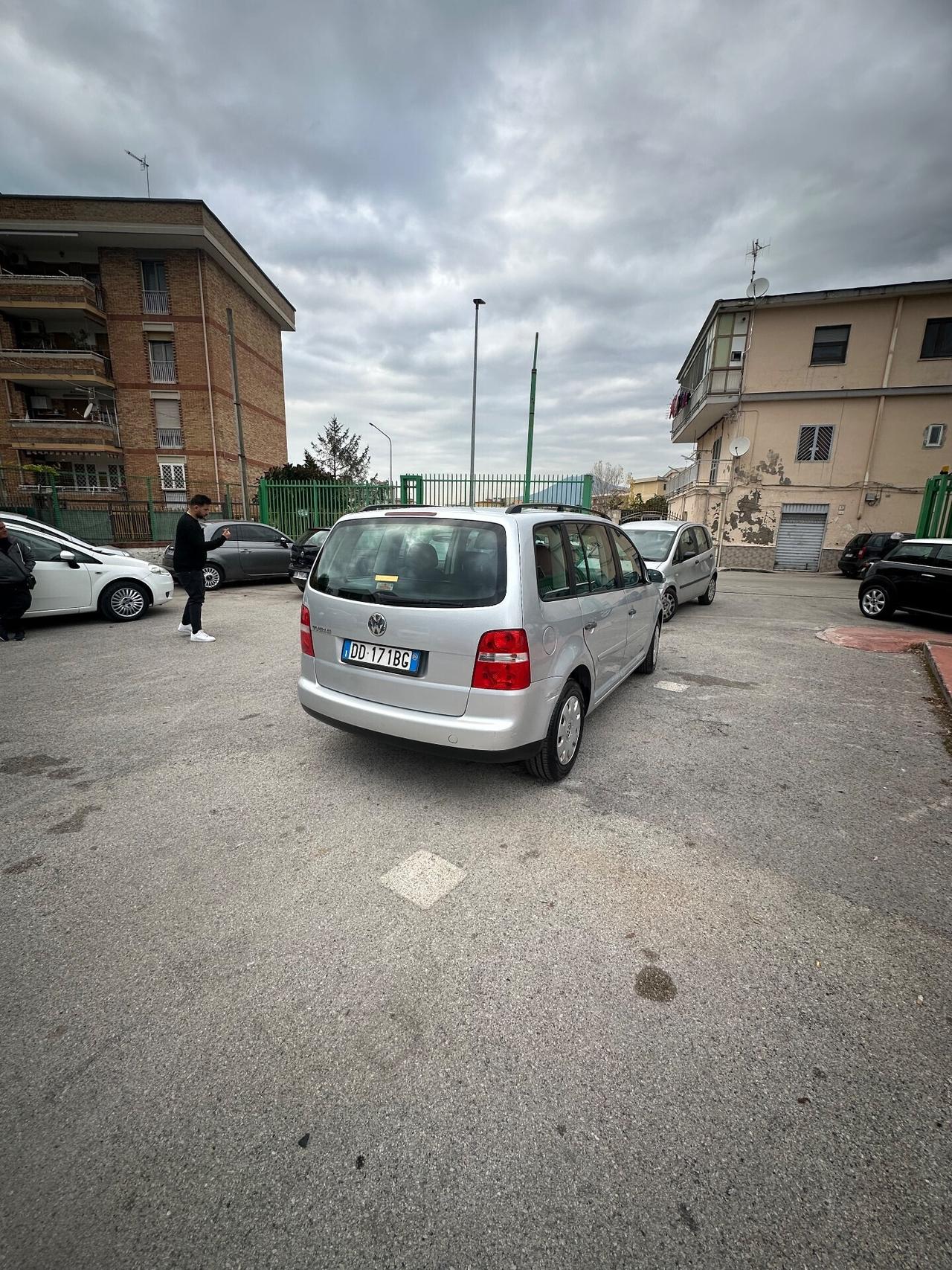 Volkswagen Touran 1.6 Trendline Bifuel G