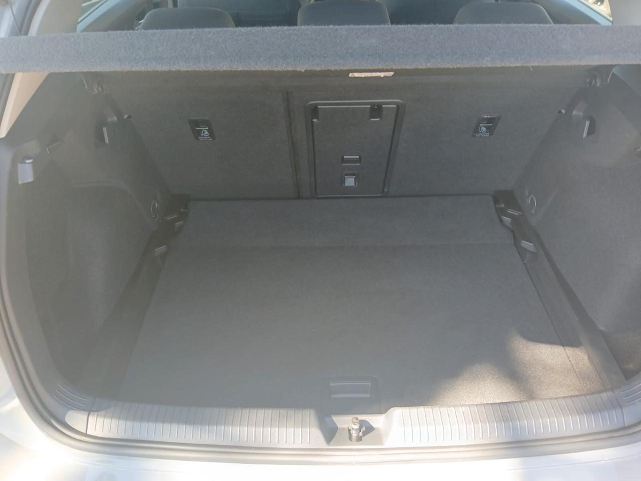 Volkswagen Golf 2.0 TDI 150 CV DSG SCR Life-AZIENDALE