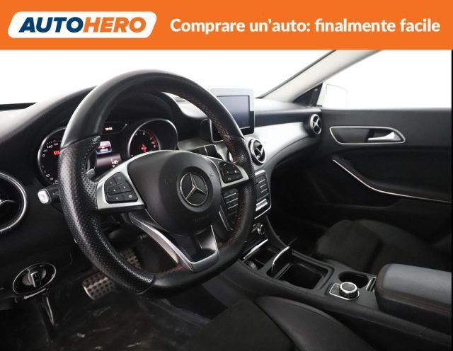 MERCEDES-BENZ CLA 180 Premium