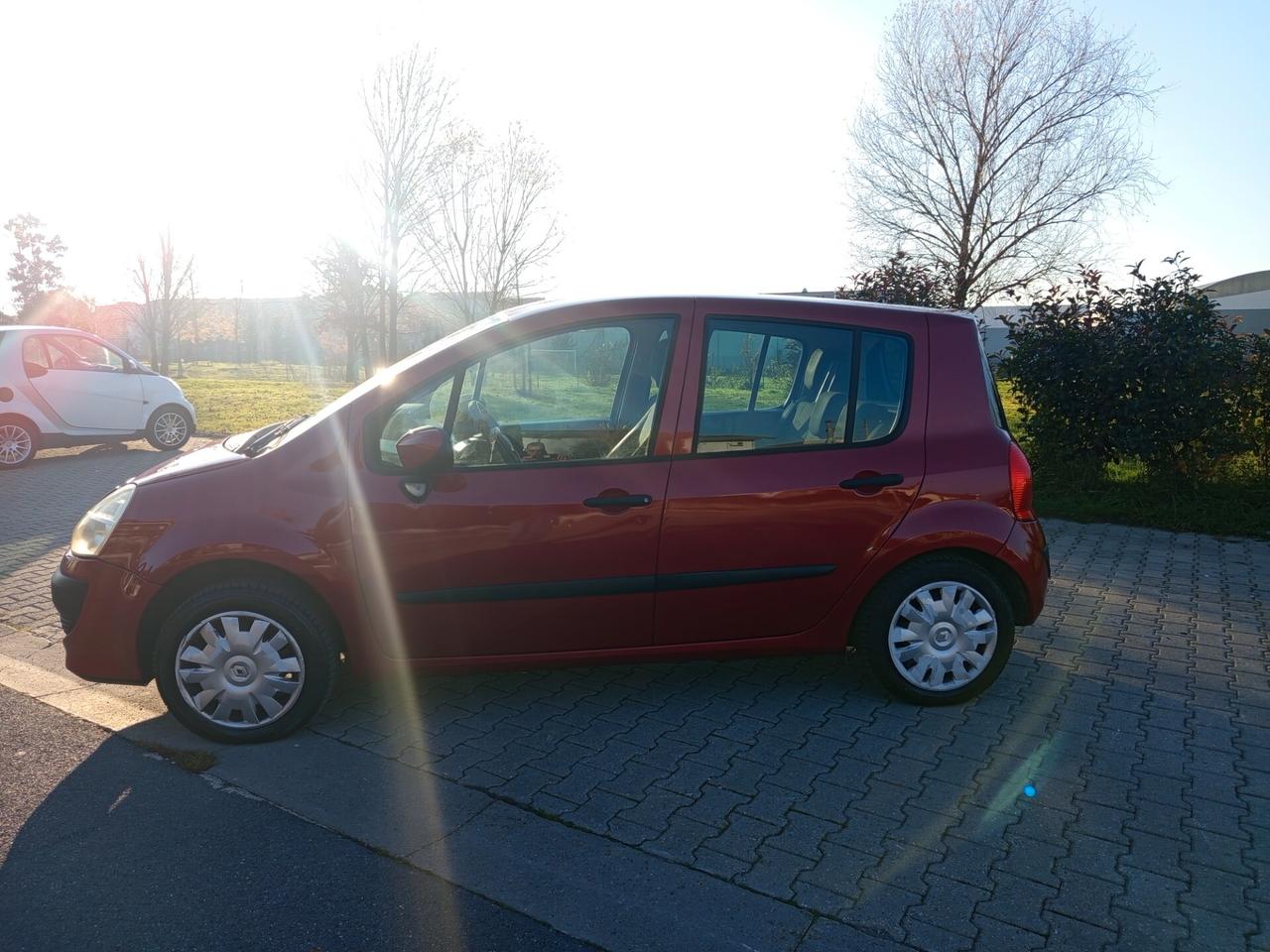 Renault Modus Grand 1.2 16V Dynamique