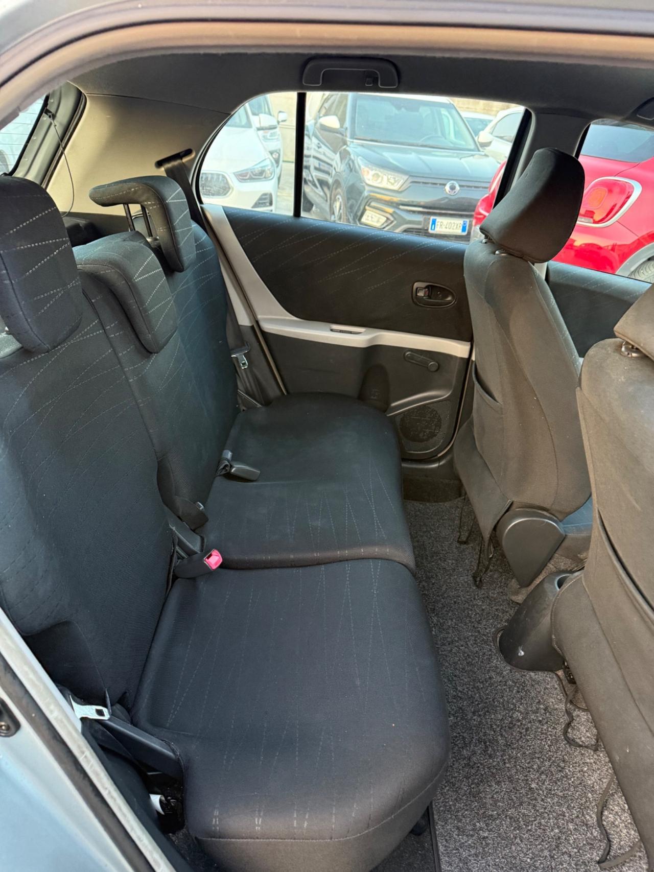 Toyota Yaris 1.0 5 porte Sol