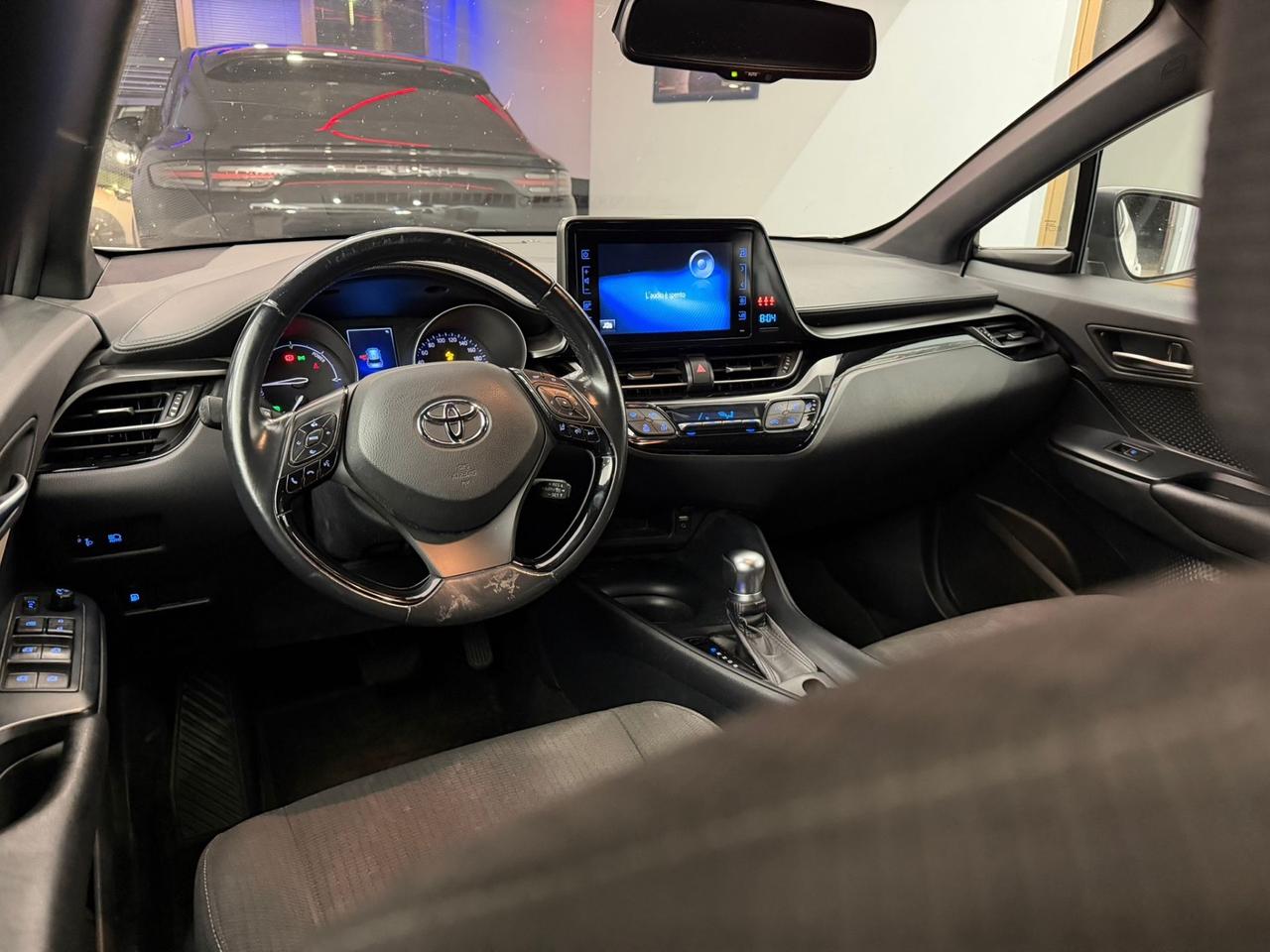 Toyota C-HR 1.8 Hybrid E-CVT Style