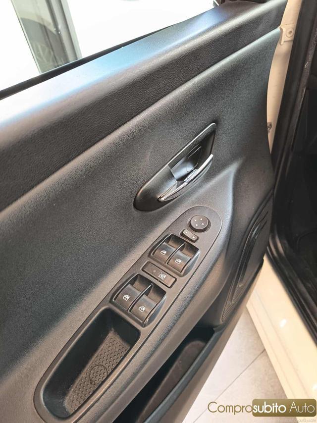 LANCIA Ypsilon 1.3 MJT 75 CV Platino