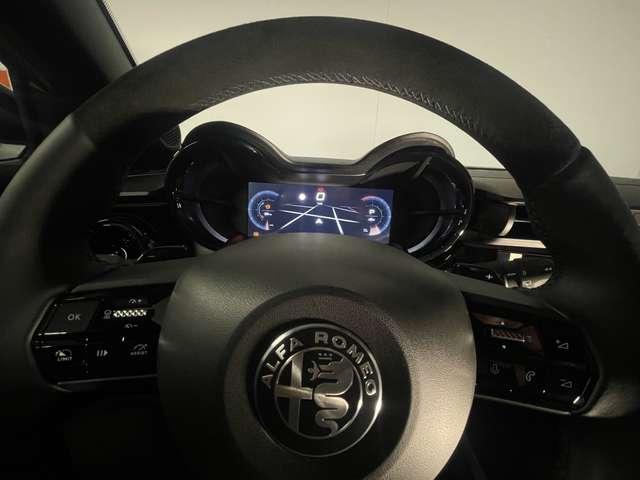Alfa Romeo Junior 1.2 Hybrid 145cv Speciale + Sabelt + Led Matrix
