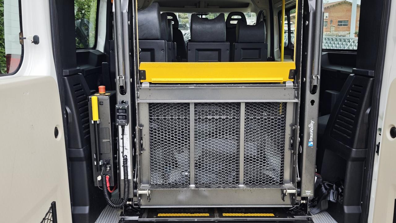Peugeot Boxer 330 2.0 BlueHDi/130CV trasporto disabili