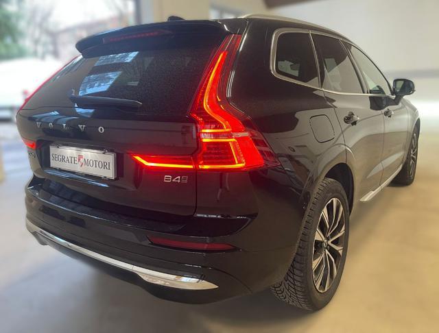 VOLVO XC60 B4 (d) AWD automatico Plus Bright