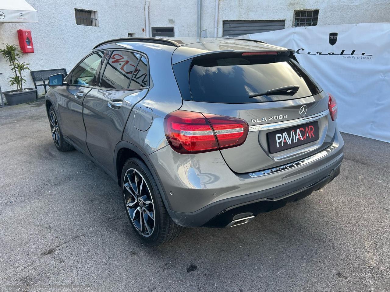 MERCEDES-BENZ GLA 200 d Automatic Premium