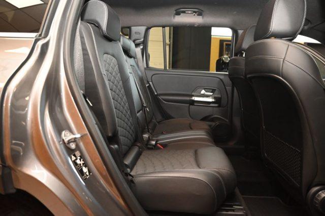MERCEDES-BENZ GLB 200 AUTOMATIC SPORT 163CV NAVI LED 18"CAM GANCIO FULL!