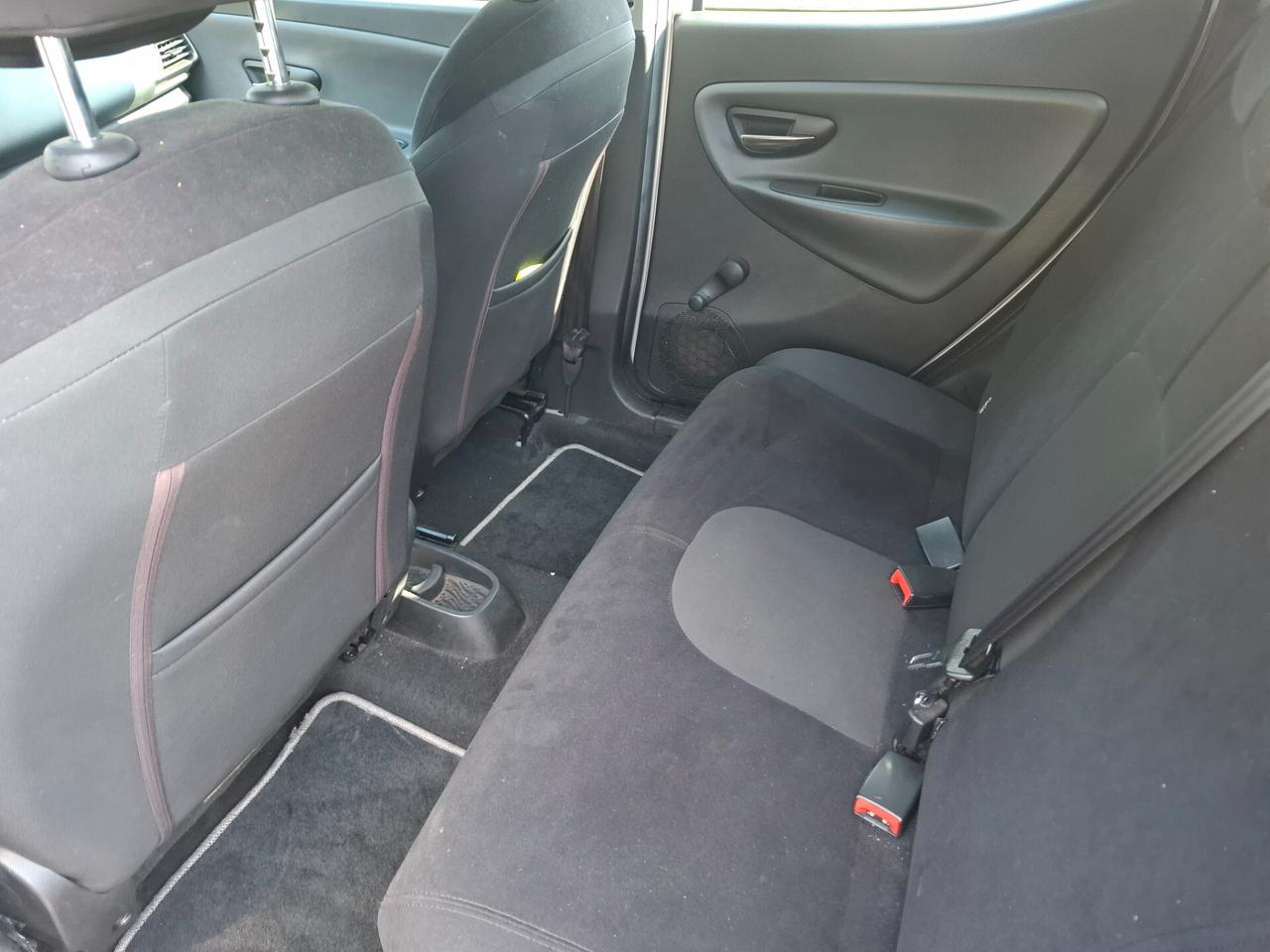 Lancia Ypsilon 1.2 69 CV 5 porte Platinum