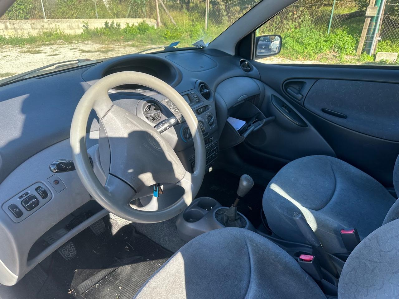 Toyota Yaris 1.0i 16V cat 3 porte