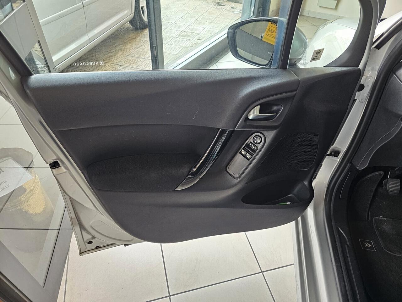 Citroen C3 PureTech 82 Live Edition