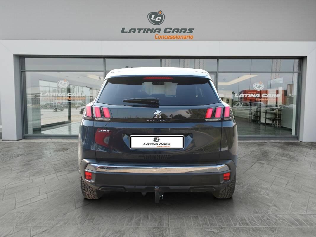 Peugeot 3008 1.5 bluehdi Active 130cv con Telecamera e CarPlay