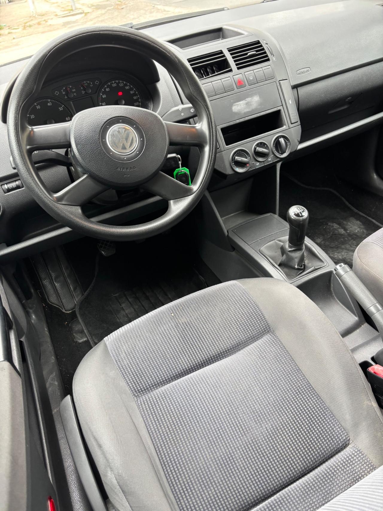 Volkswagen Polo 1.4/80CV 16V 5p. Sportline