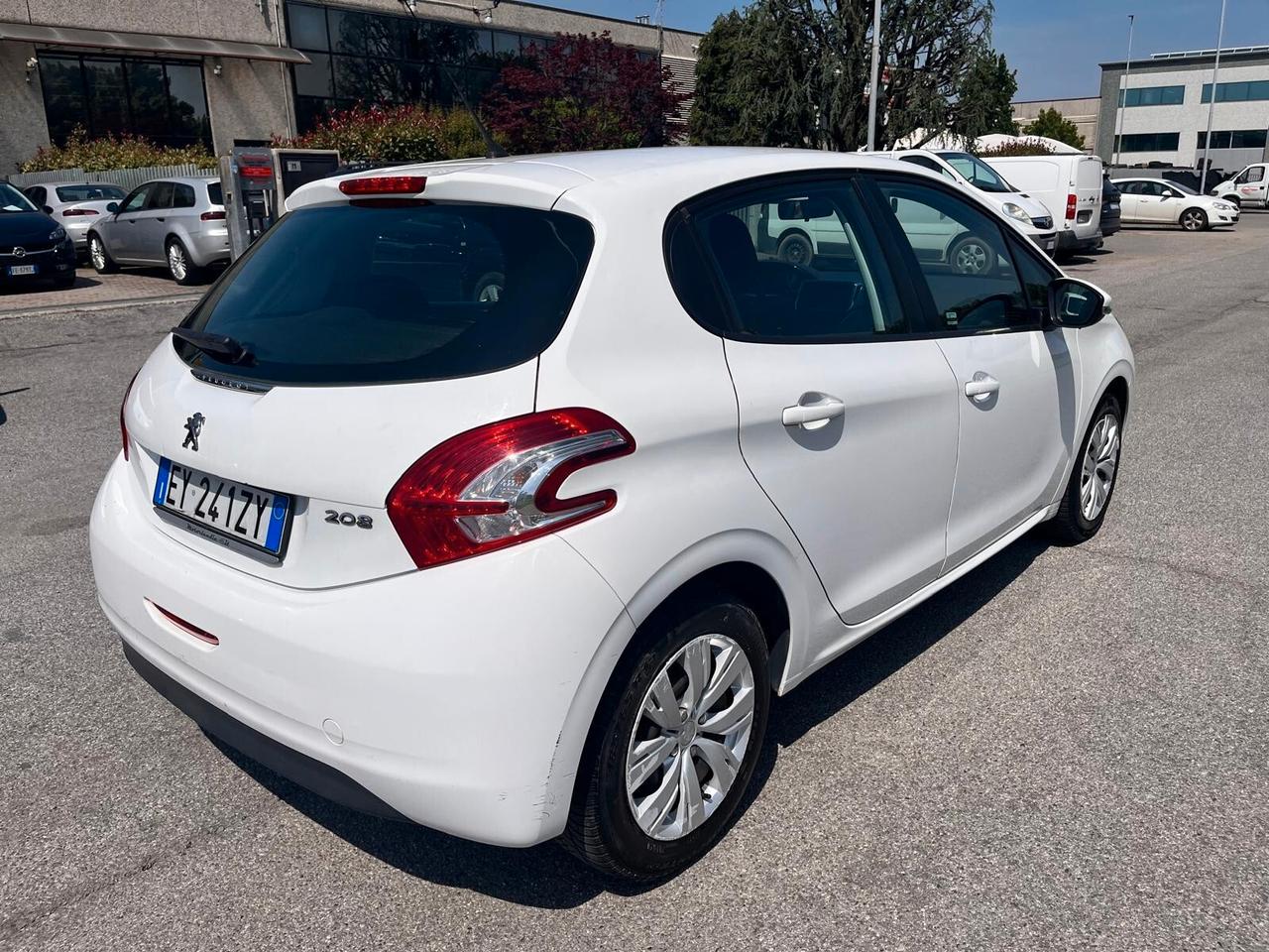 Peugeot 208 1.4 HDi 68 CV 5 porte Access