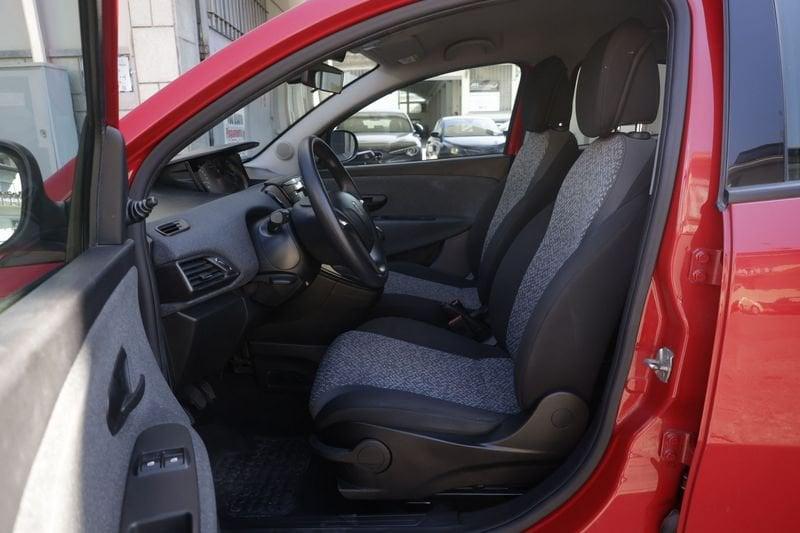 Lancia Ypsilon Lancia Ypsilon 1.0 FireFly 70cv S&S Hybrid SILVER Unicoproprietario