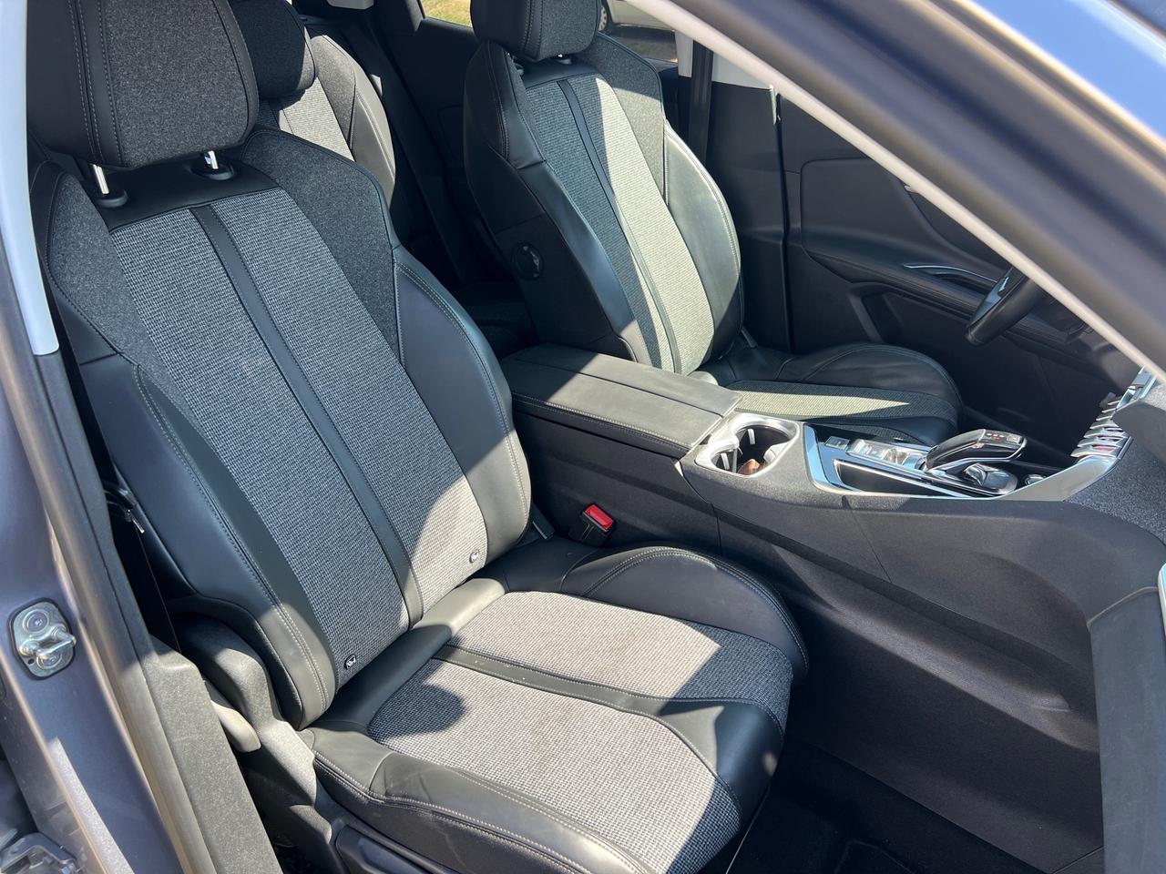 Peugeot 3008 1.6HDi 120CV EAT6 Allure-12/2017"UNIPRO"