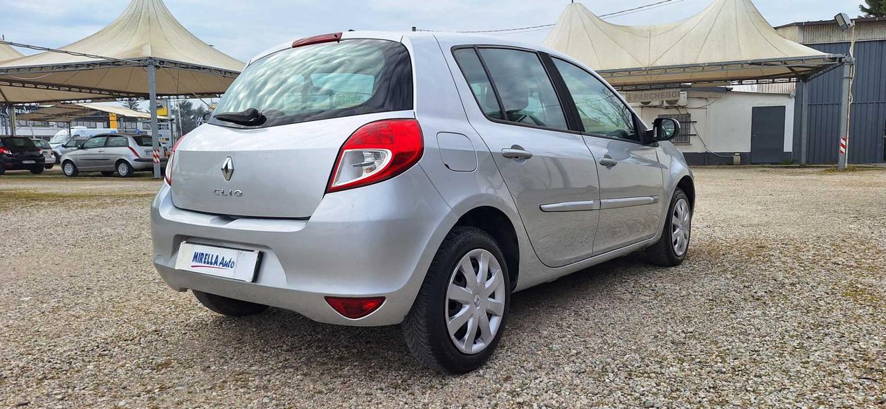 Renault Clio 1.2 16V 5 porte Authentique