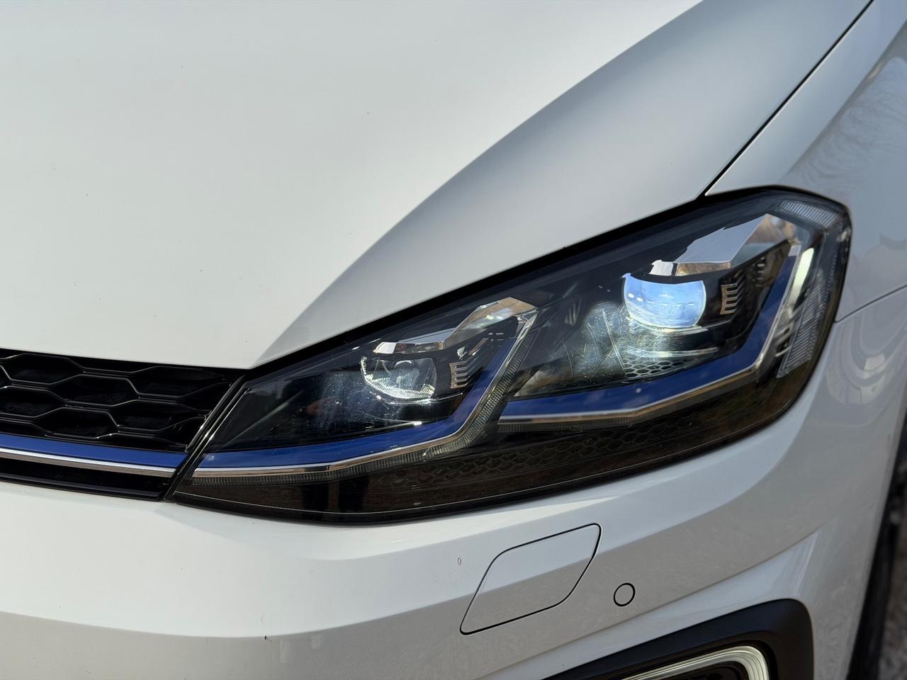 Volkswagen GOLF GTE PLUGIN HYBRID DSG 5P EU6B FULLOPT