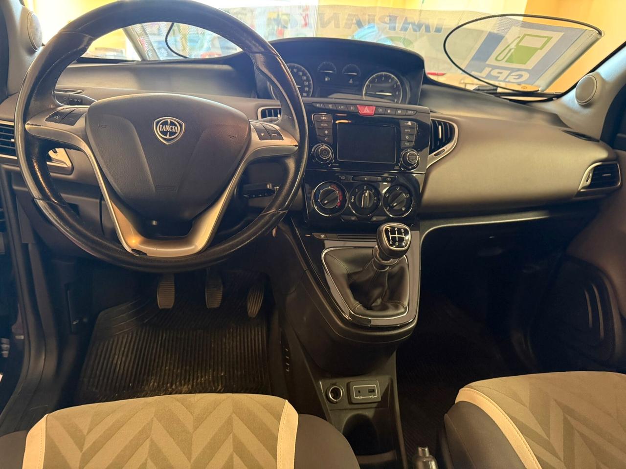 Lancia Ypsilon 1.2 69 CV 5 porte GPL Ecochic Gold