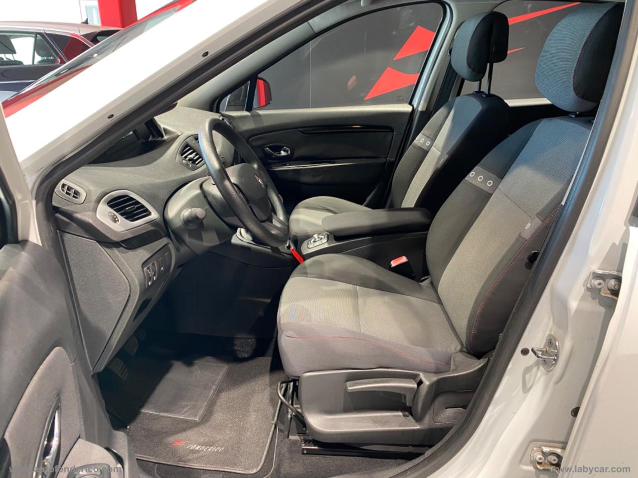 RENAULT Scénic 1.6 Wave