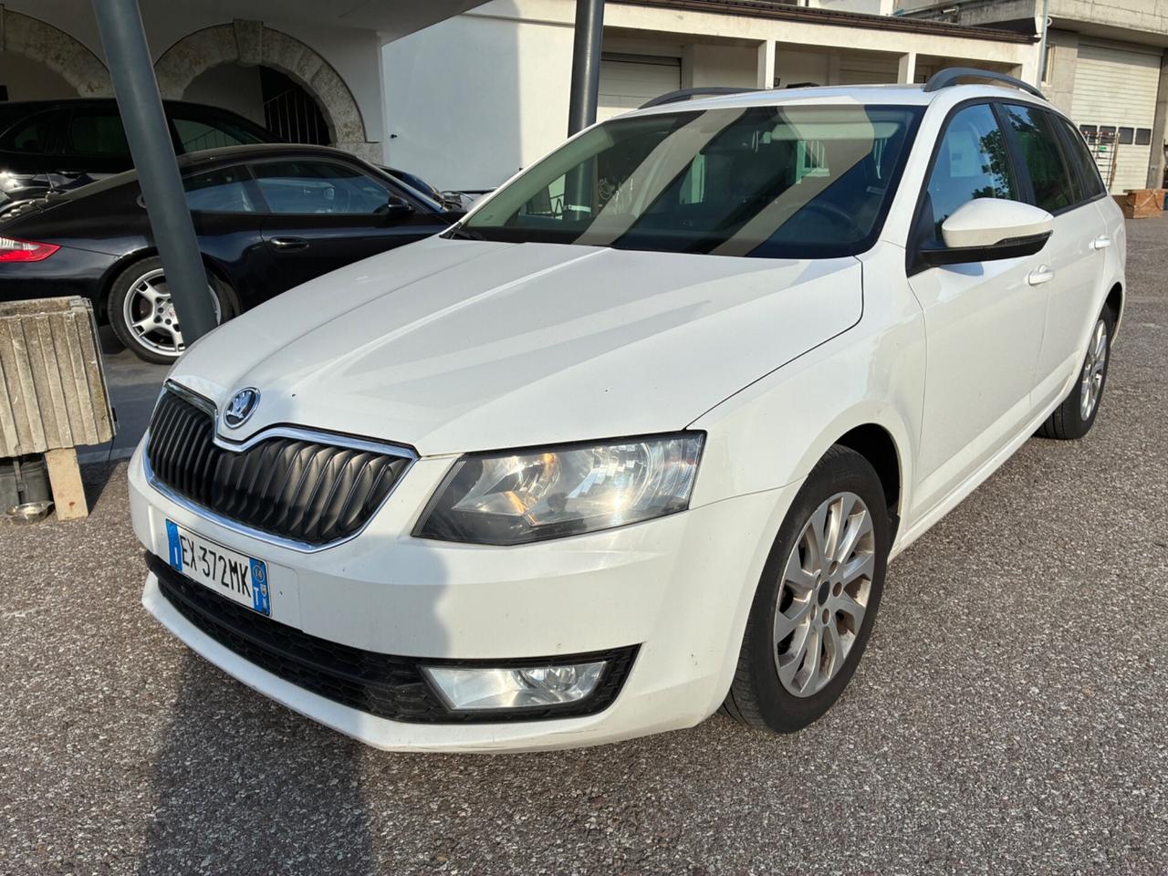 Skoda Octavia 1.6 TDI CR 105 CV DSG Ambition