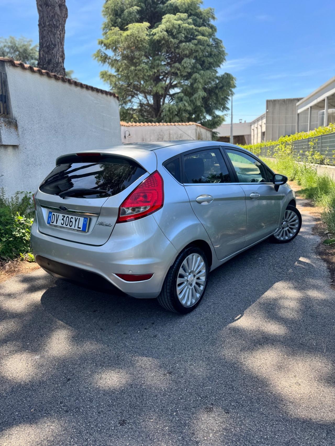Ford Fiesta 1.4 5 porte Bz.- GPL Titanium