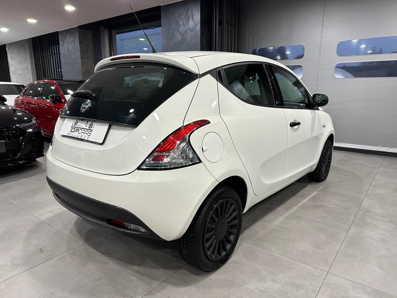 Lancia Ypsilon 1.2 69CV 5 porte GPL NEOPATENTATI