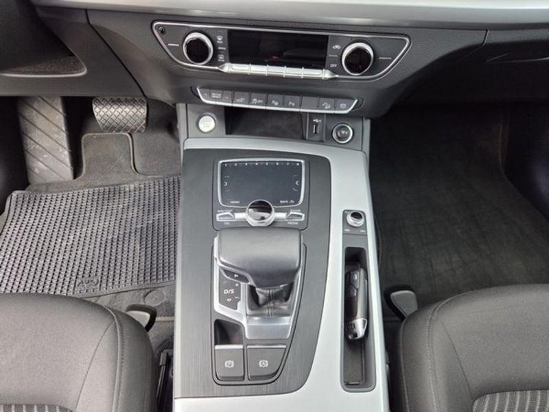 Audi Q5 50 TFSI e Business quattro S tronic