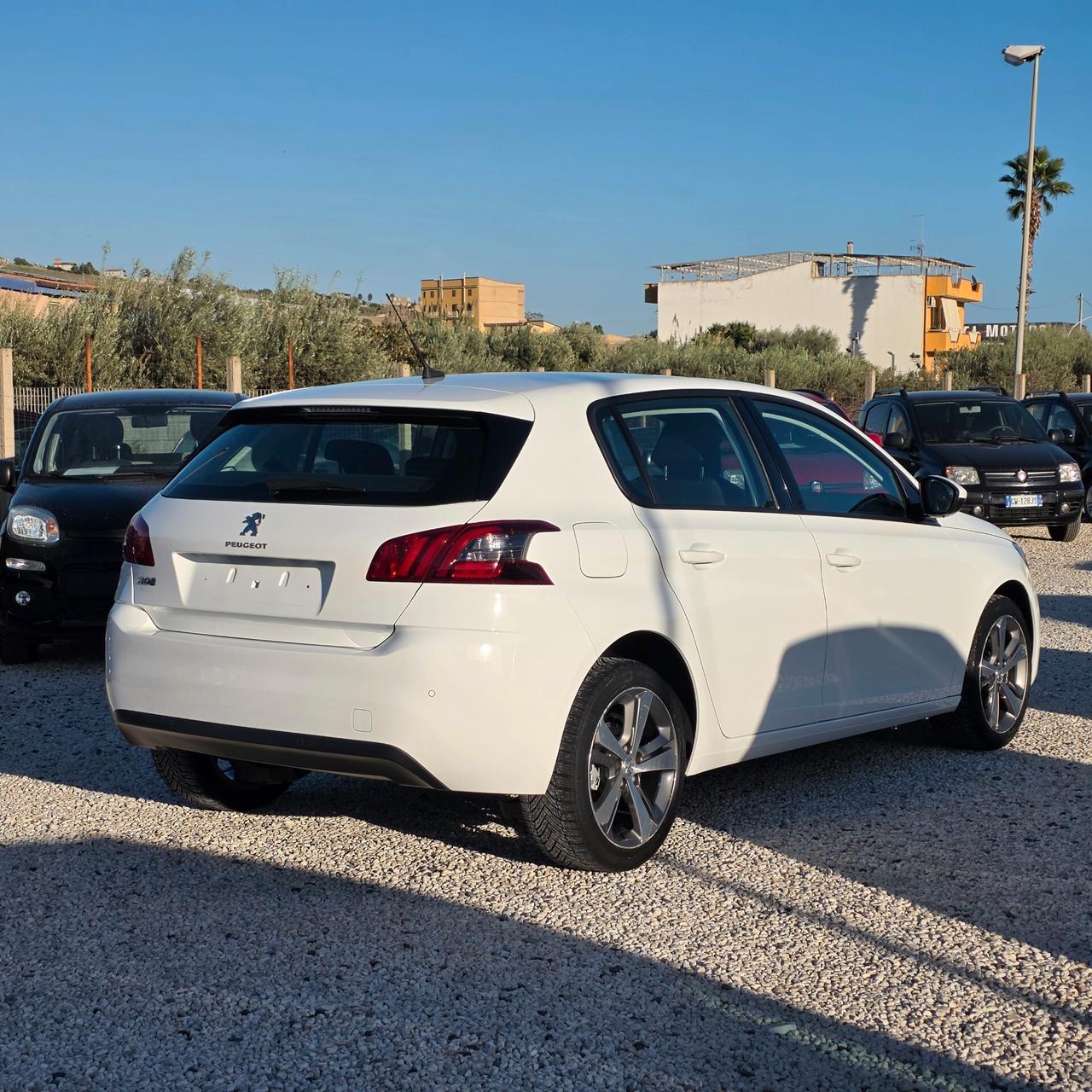 Peugeot 308 BlueHDi 130 S&S EAT8 Allure