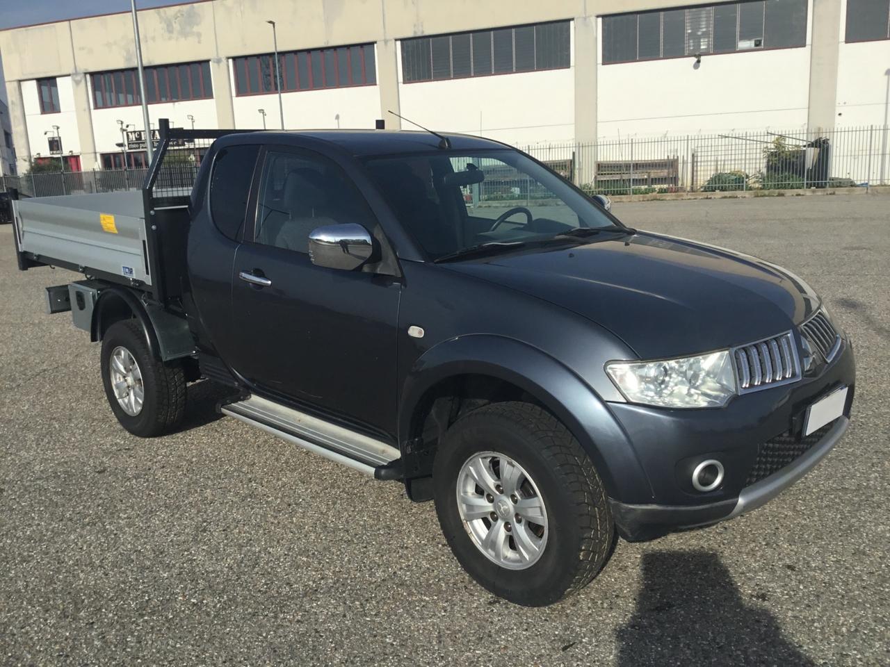 Mitsubishi L200 club cab cassone ribaltabile