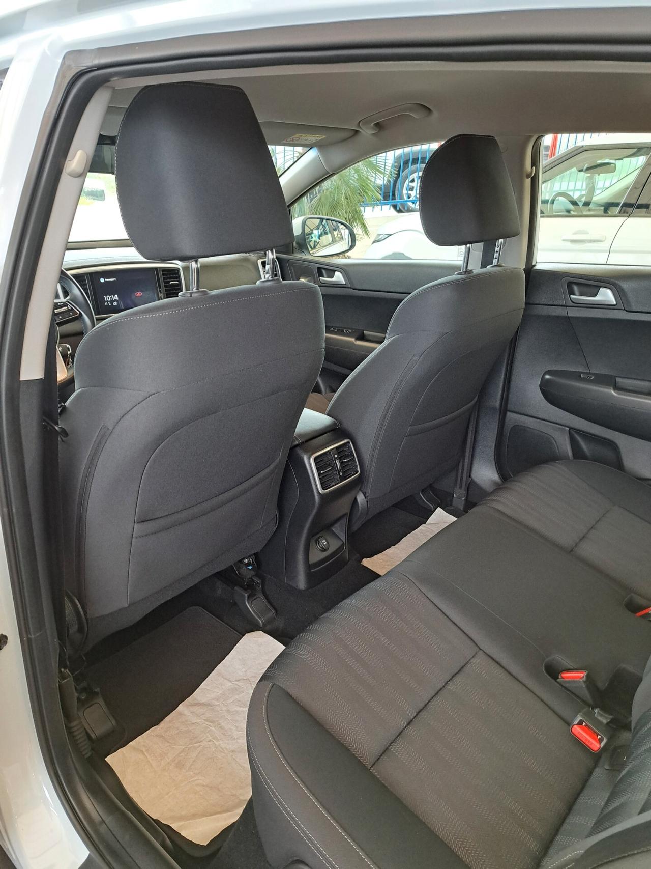 Kia Sportage 1.6 CRDI 136 CV 2WD Mild Hybrid Business Class