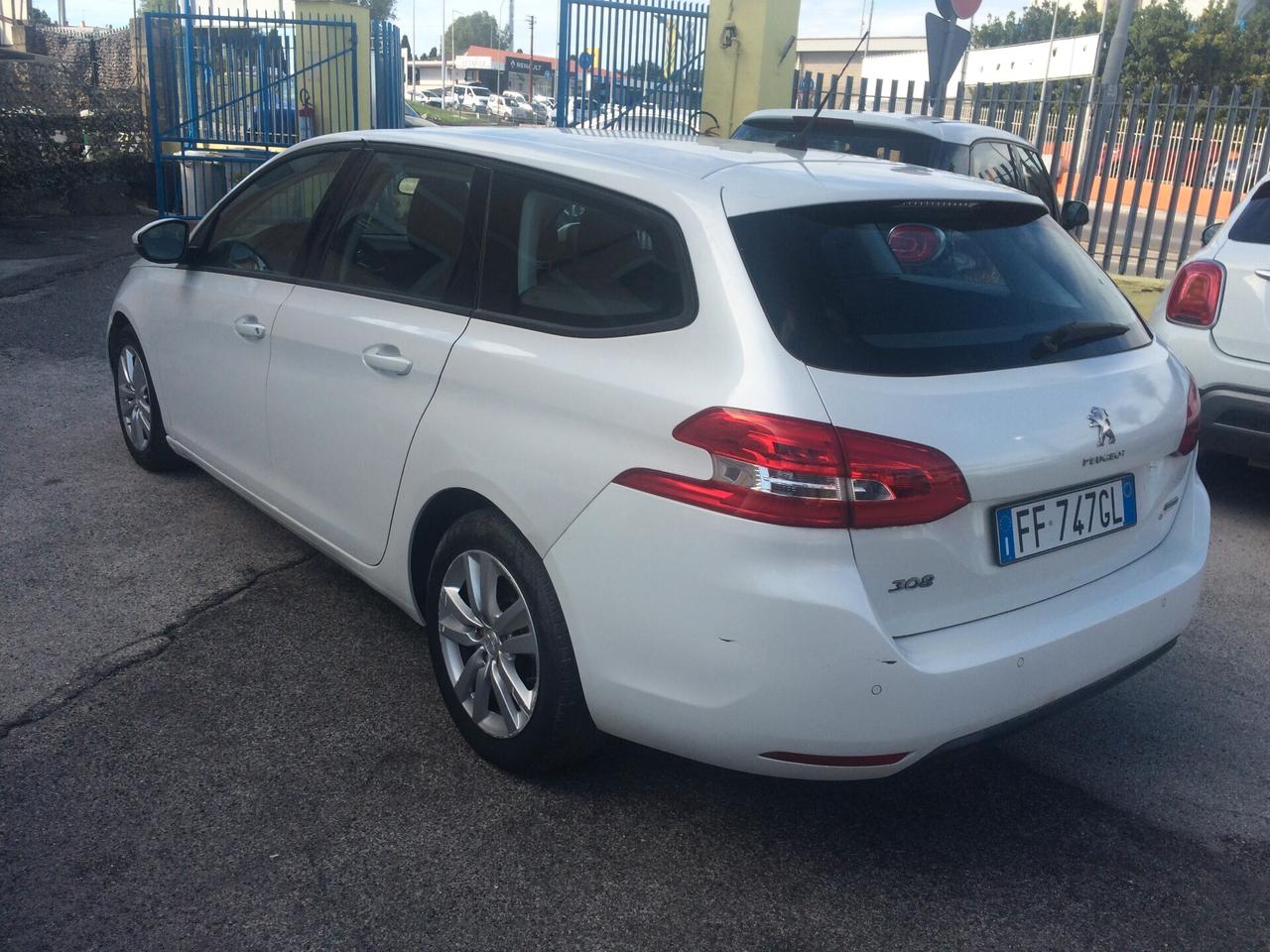 Peugeot 308 BlueHDi 120 S&S SW Allure tagliandata !!!