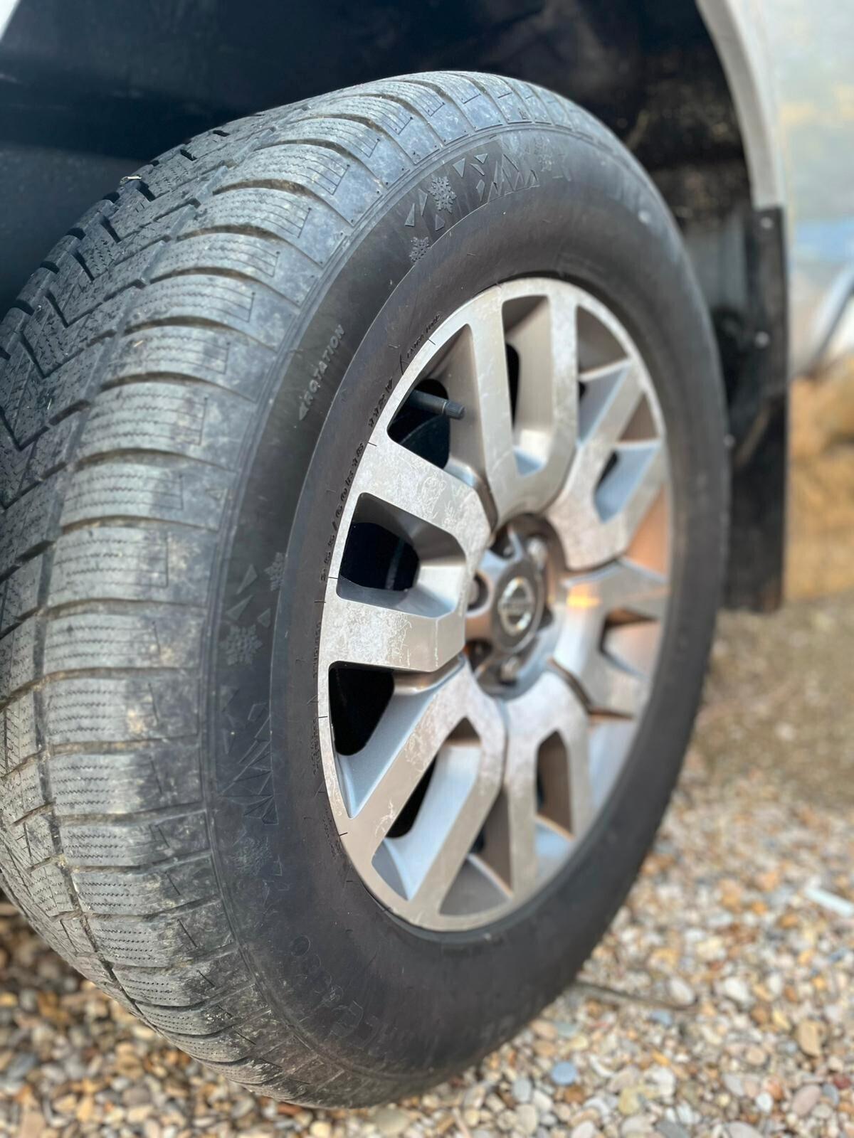 Nissan Navara 2.5 dCi 190CV 4 porte Double Cab XE