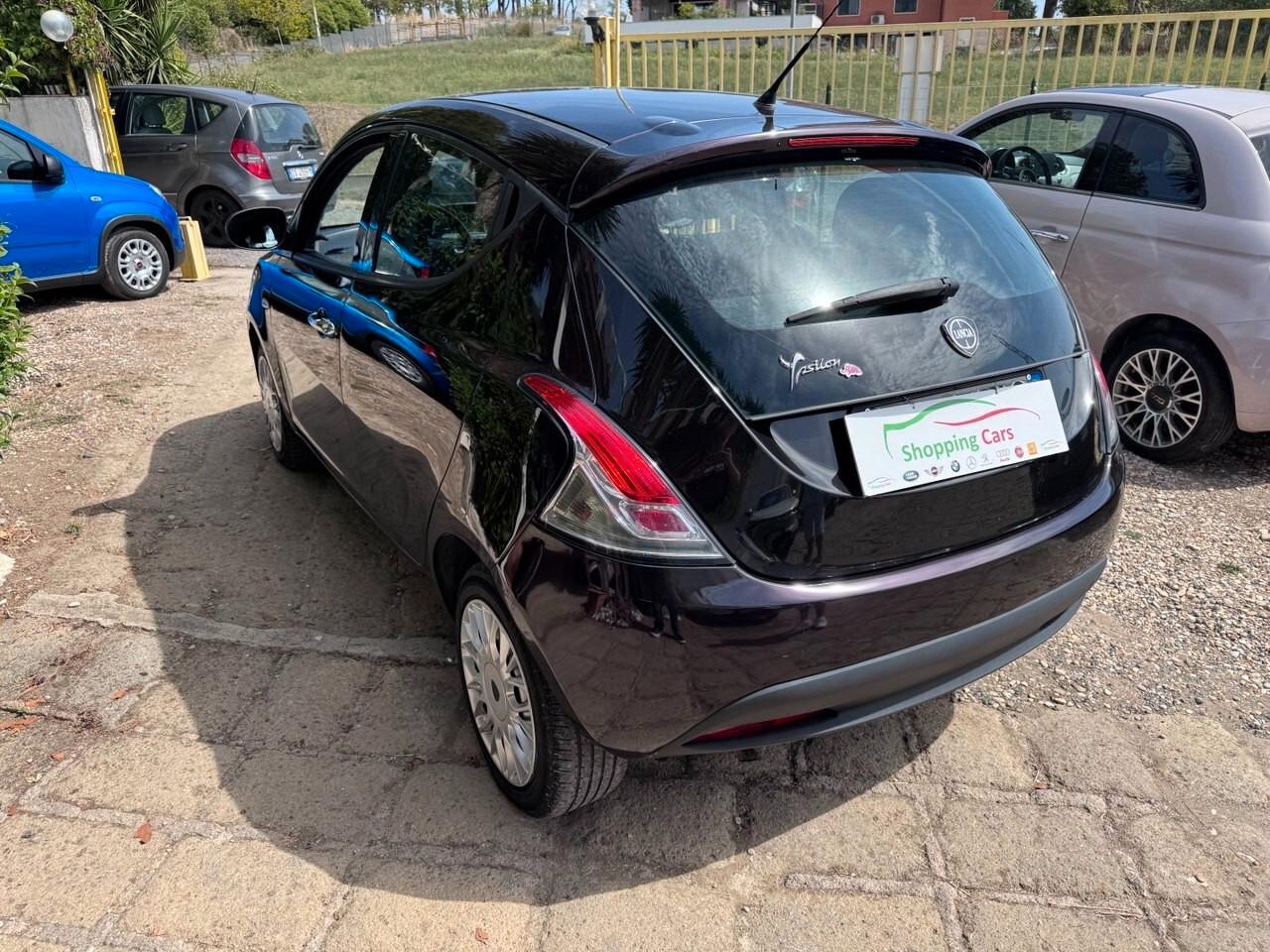 Lancia Ypsilon 1.2 GPL 2013