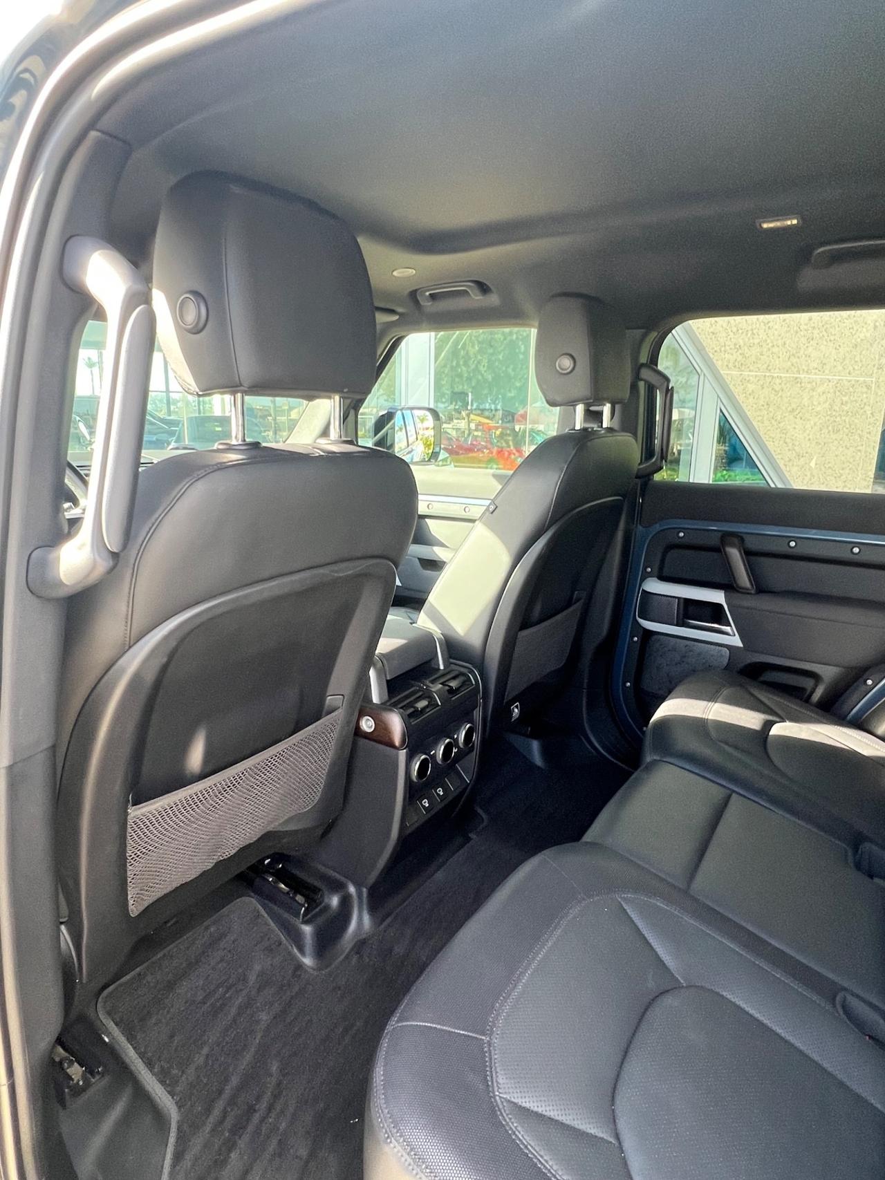 Land Rover Defender 110 3.0D I6 300 CV AWD Auto X-Dynamic SE