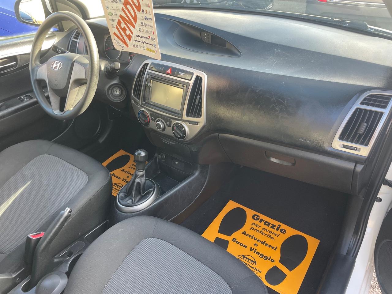 HYUNDAI i20 1.2 BENZINA 85 (CV) 2013