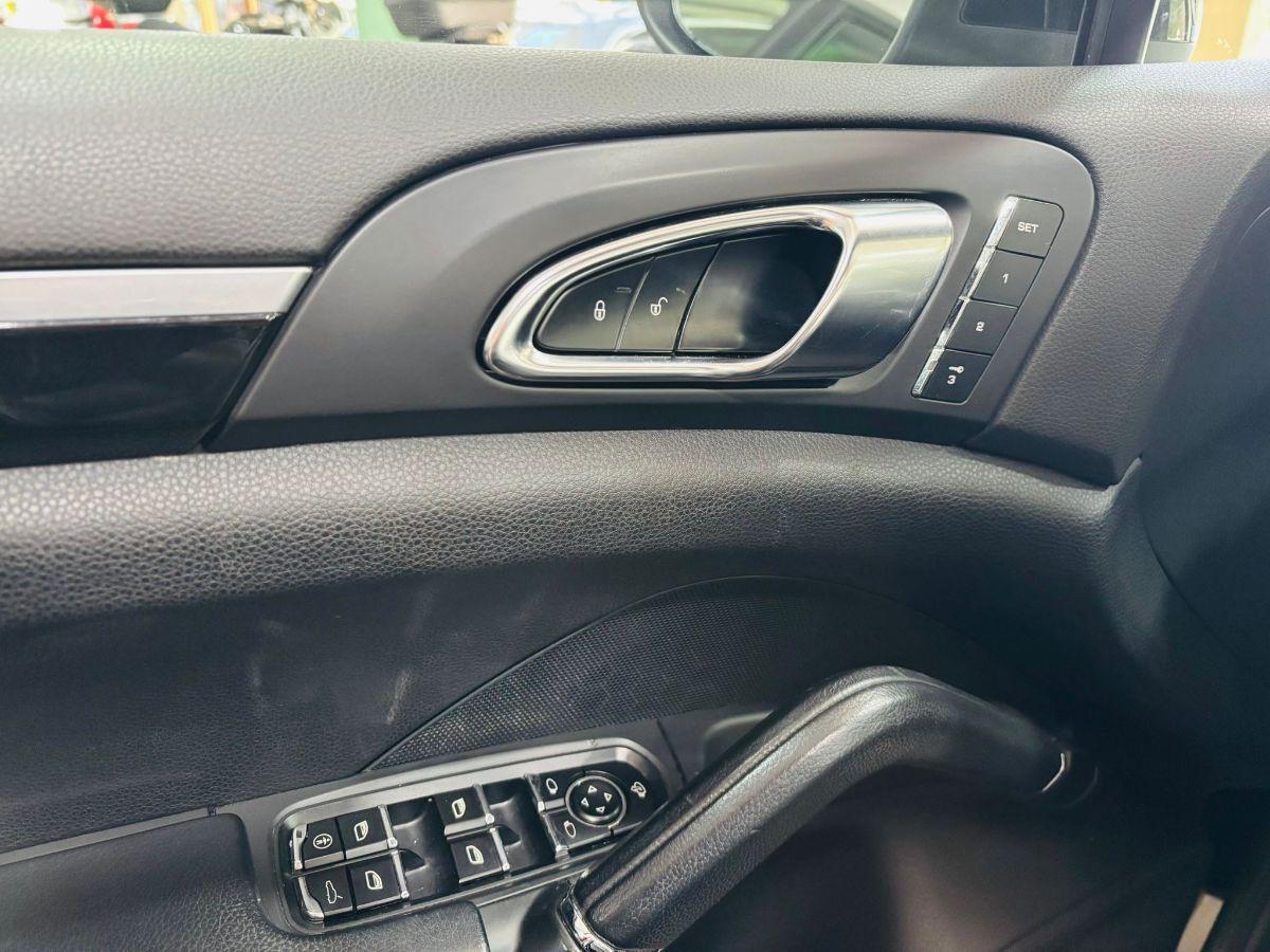 Porsche Cayenne 3.0 Diesel 245hp Extra Full