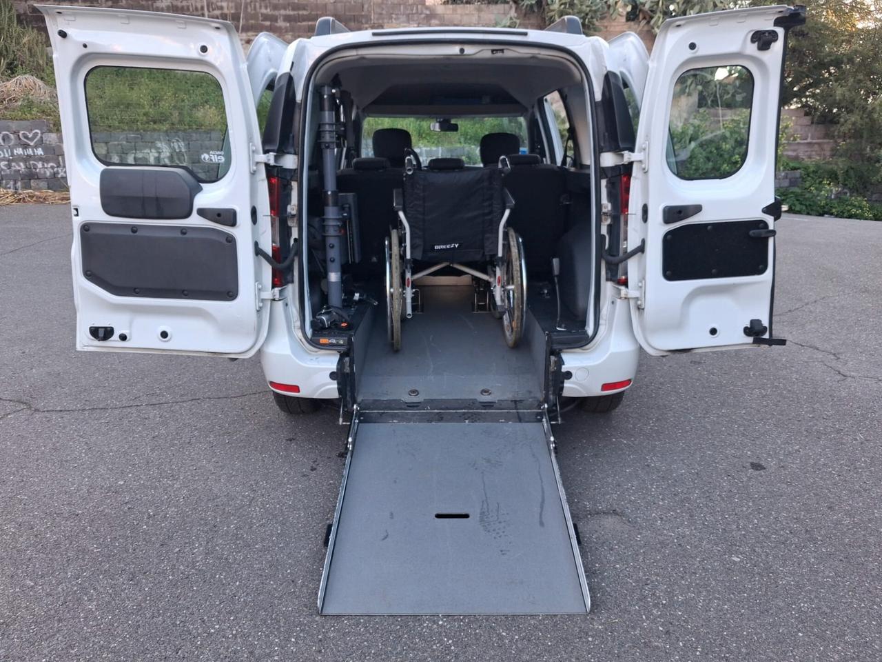 Dacia Dokker Pianale ribassato con rampa disabili in carrozzina