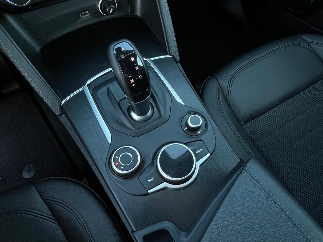 Alfa Romeo Stelvio 2.2 Turbodiesel 210 CV AT8 Q4 Executive