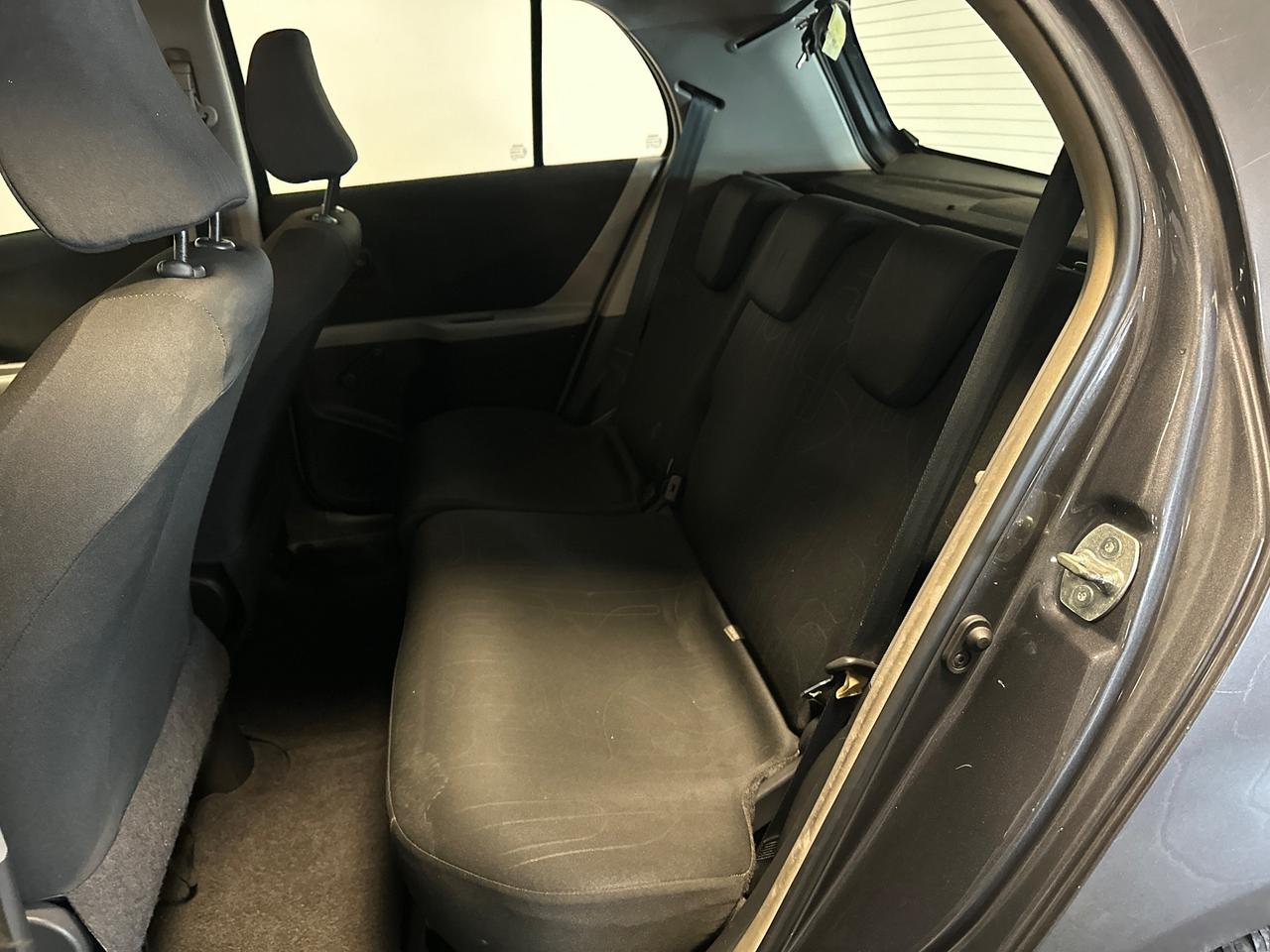 TOYOTA YARIS 1.0 NEOPATENTATI 69CV GARANZIA