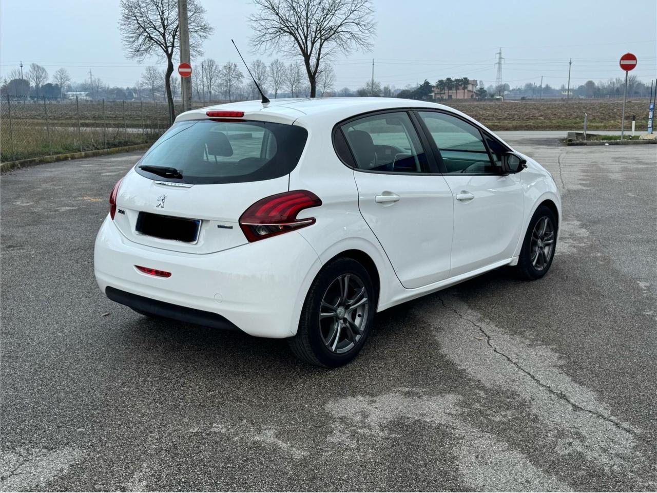 Peugeot 208 PureTech 82 5 porte Allure 2017