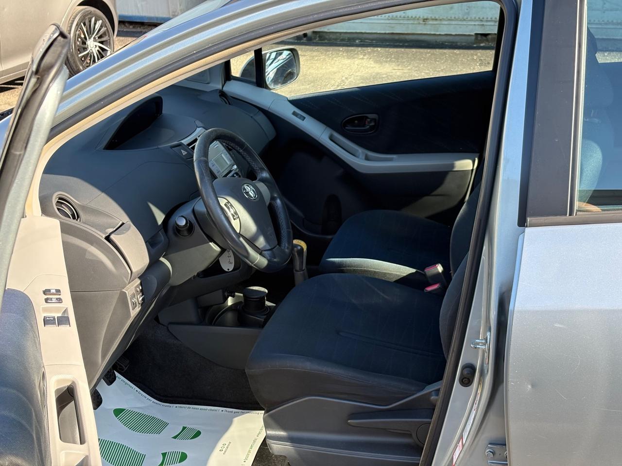 Toyota Yaris 1.3 5 porte Sol