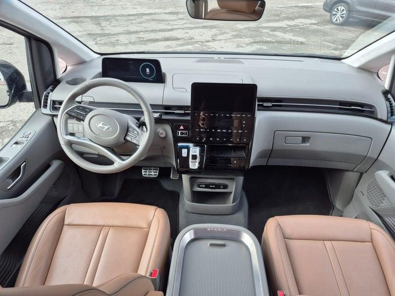 Hyundai Staria Staria 1.6 hev Luxury 2wd auto