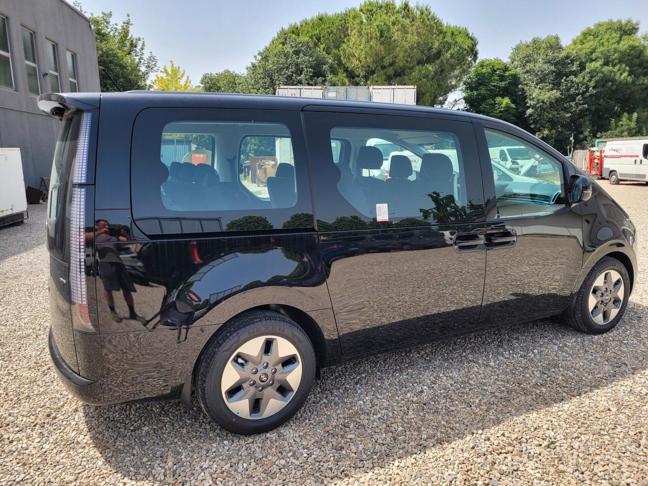 Hyundai Staria 2.2 AT 9 posti 4X4