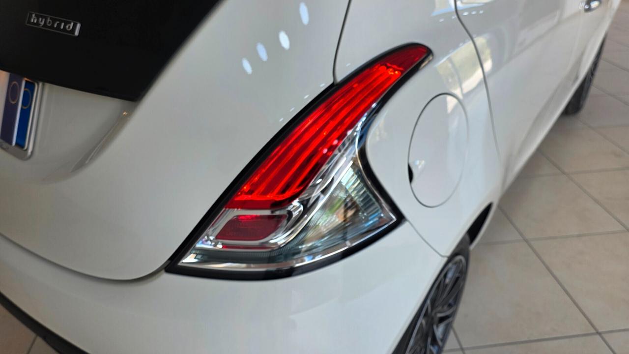 Lancia Ypsilon 1.0 FireFly 5 porte S&S Hybrid Gold