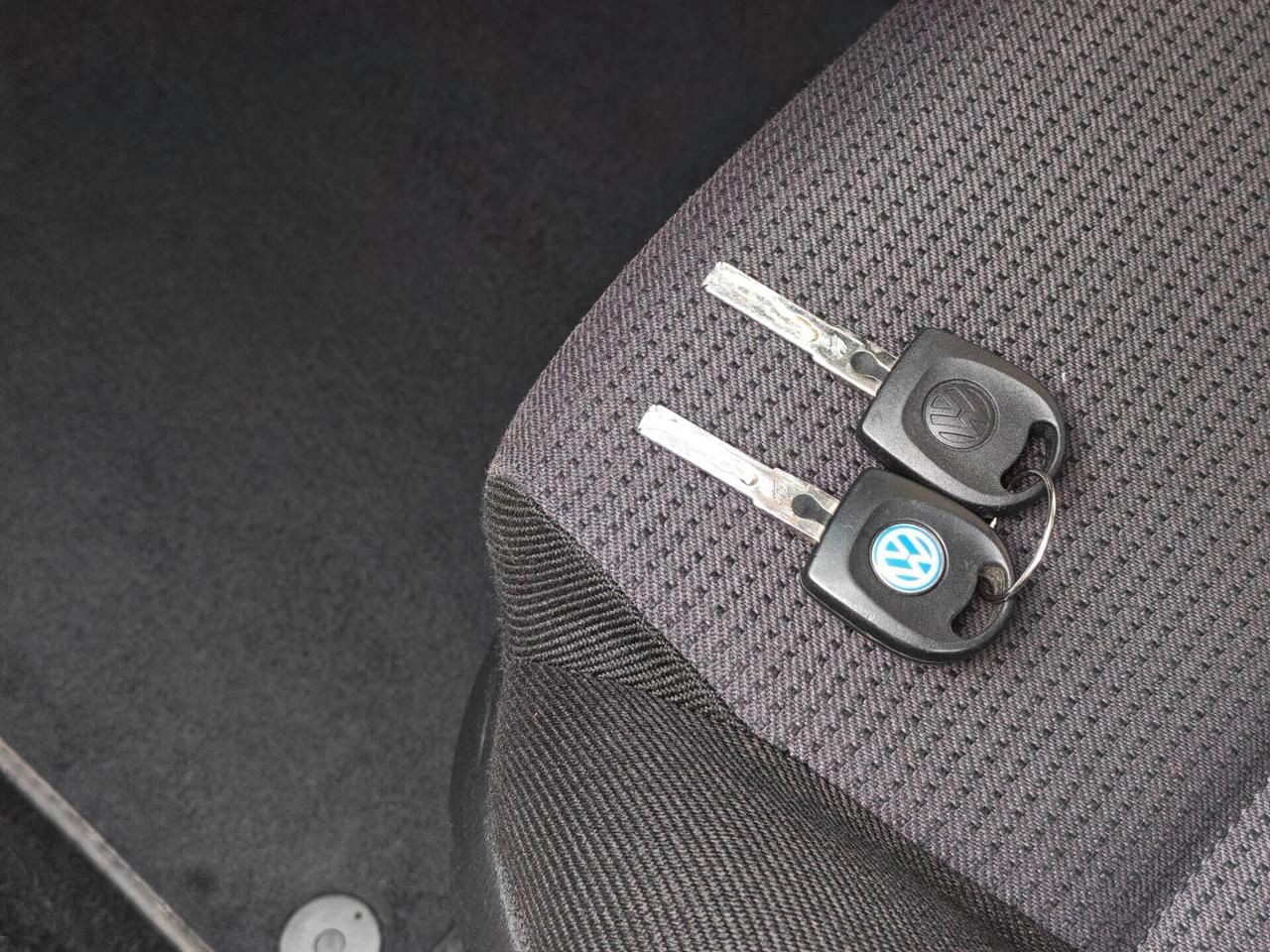 Volkswagen Golf 1.6 BENZINA 105cv 25years / Unipro