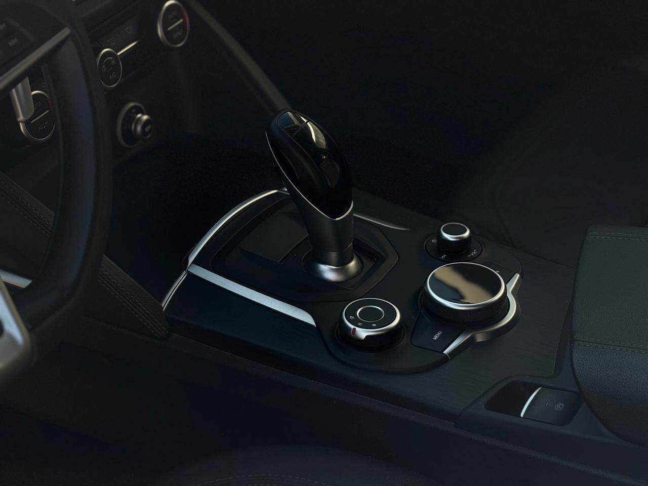 Alfa Romeo Stelvio 2.2 Turbodiesel 150 CV AT8 RWD Business