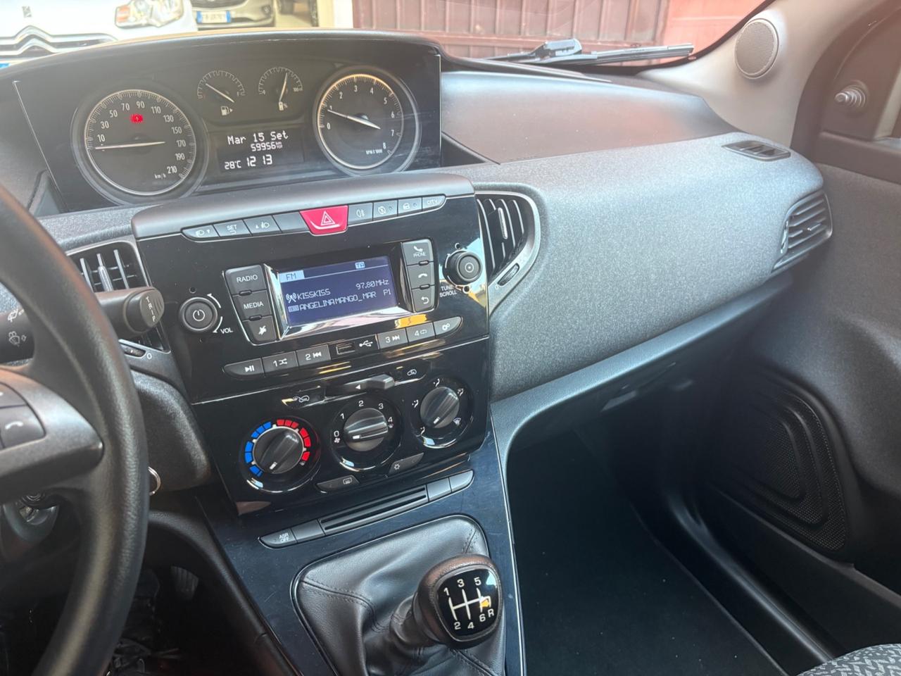 Lancia Ypsilon 1.0 FireFly 5 porte S&S Hybrid Ecochic A. Ferretti