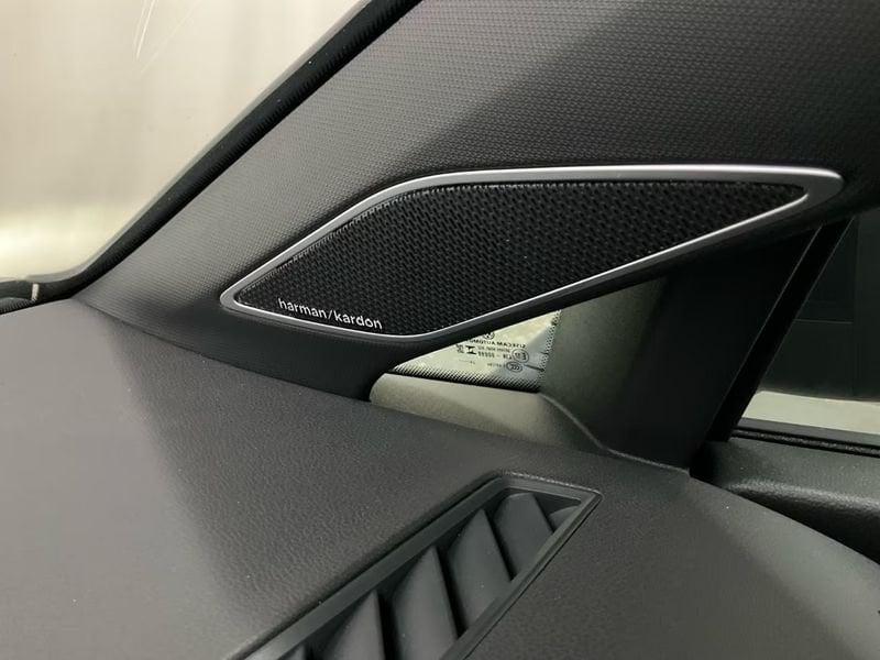 Volkswagen Golf 2.0 TSI R DSG 4Motion Black Edition 19" AKRAPOVIC Matrix Led Camera 360°